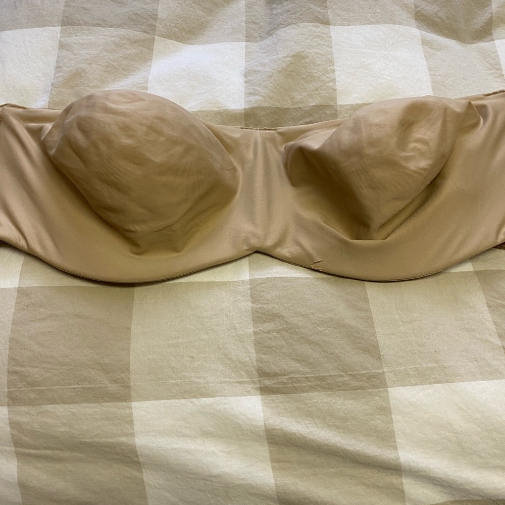 Seamless Tan Strapless Bra